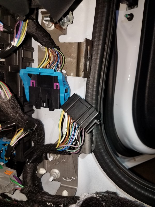 Index of /images/2017_04_mustang_stereo_upgrade